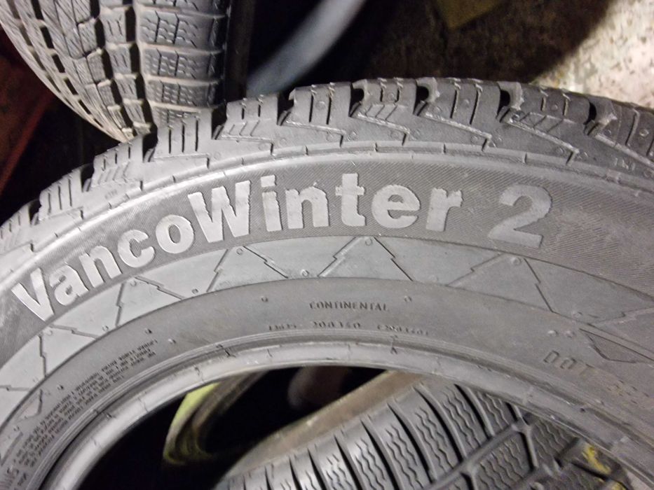 225/65/16 c Continental vancowinter 2,  7,5mm , super stan