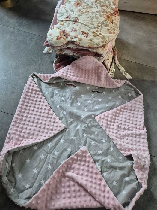 Rożek, kocyk do fotelika i pościele dla niemowlaka