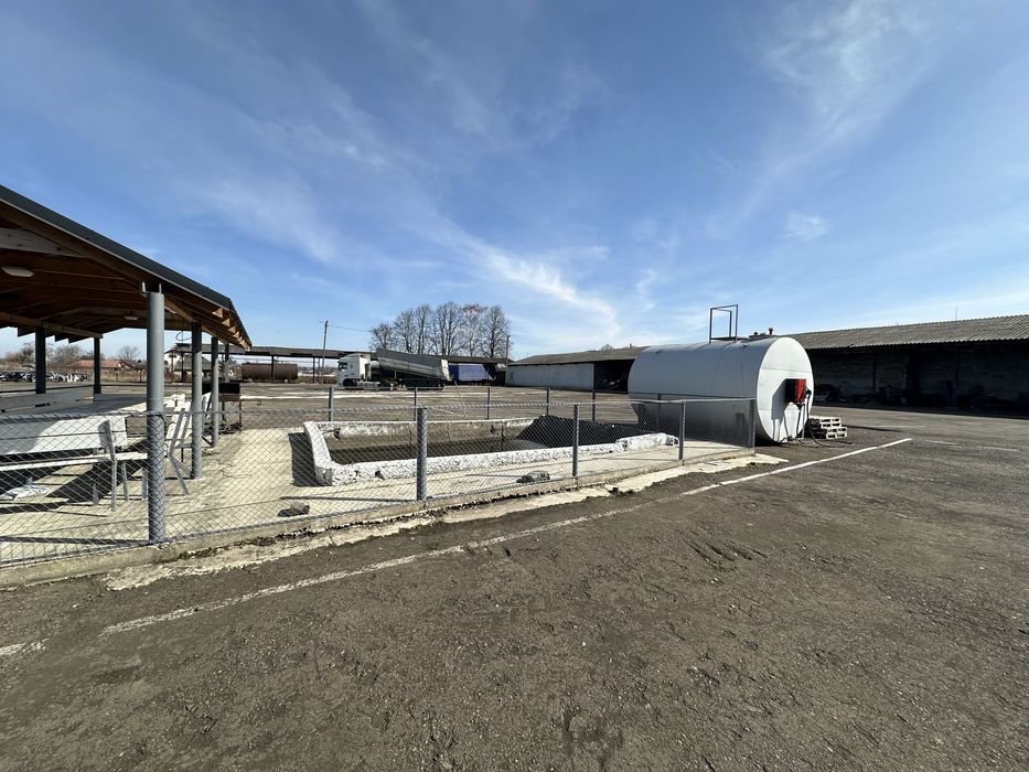 Паркінг TIR та спецтехніки