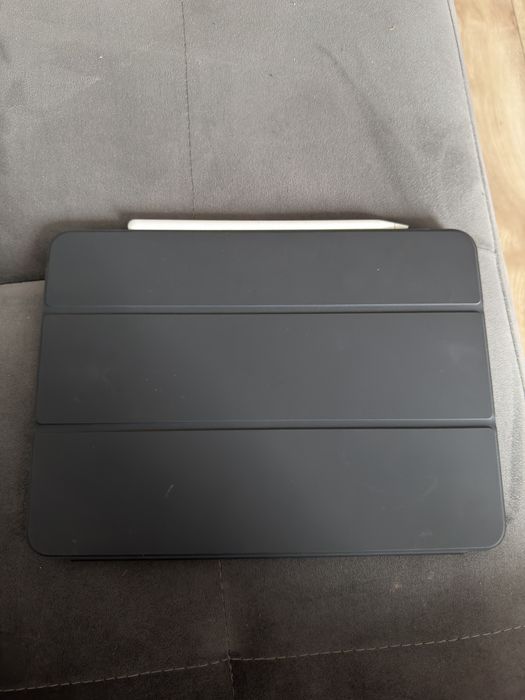 Tablet APPLE iPad Air 10.9” 5 gen. 256 GB Wi-Fi Gwiezdna szarość