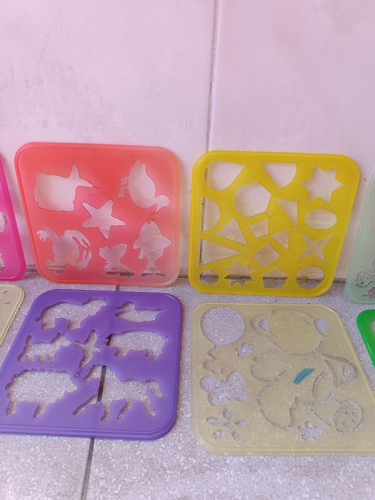 11 Stecils com várias formas para desenho