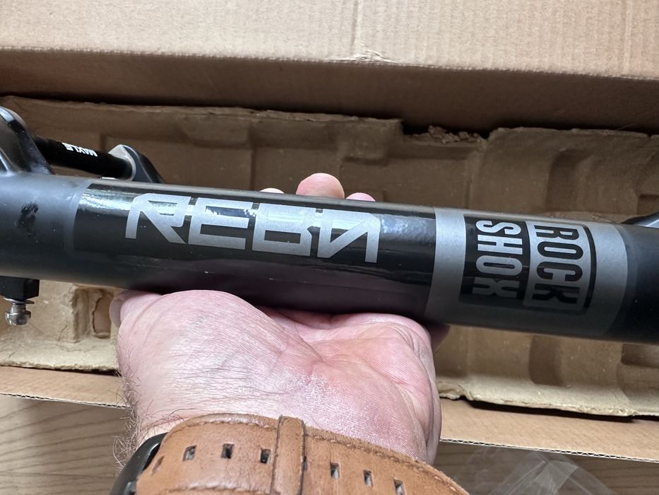 RockShox Reba RL Boost 29”, 110 mm skoku DebonAir