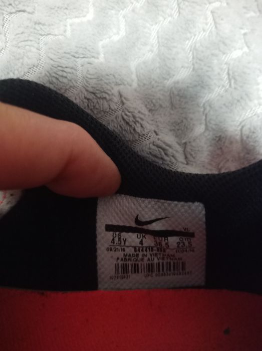 Nike Śnieżynki delikatnie kolor wyblakkł.