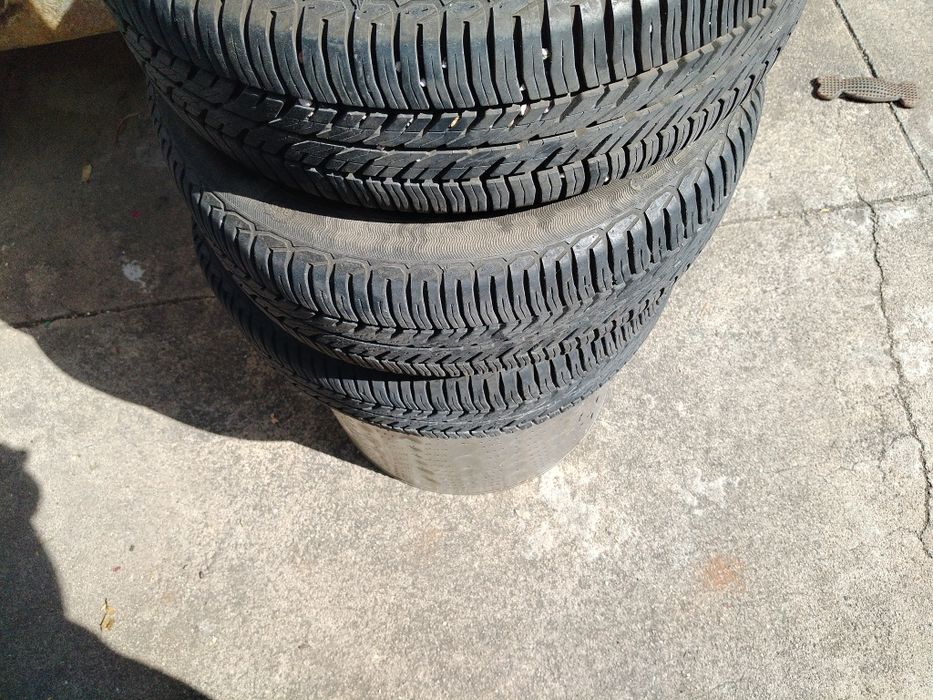 4 Pneus 175/60 R14 goodyear