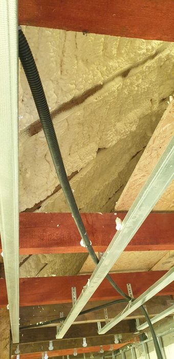 Izolacja pianą PUR – profesjonalnie, szybko i skutecznie!