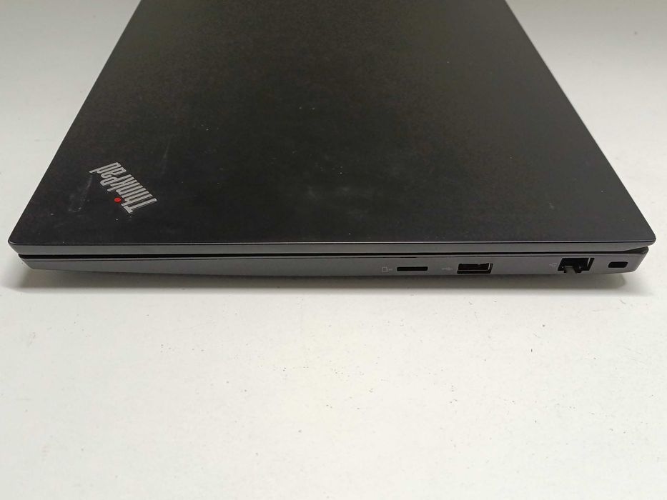 Lenovo ThinkPad E585 15.6"  Ryzen 5 2500U 8Gb 128Gb Radeon Vega 8