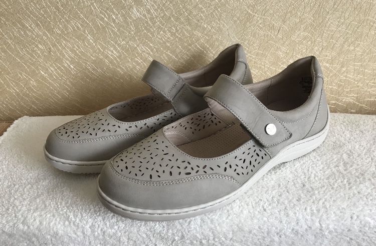 Оригінальні жіночі весняно-літні шкіряні туфлі, балєтки Caprice 40 роз