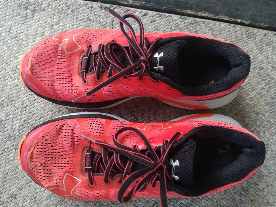 Tênis sapatilhas com atacador Under Armour Bandit