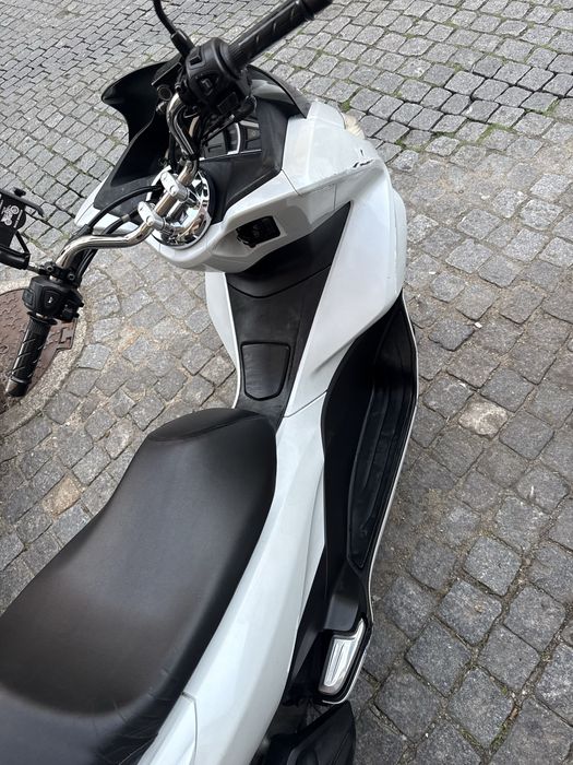 Honda PCX 125 (2018 Registered) - 72,000 km Milage