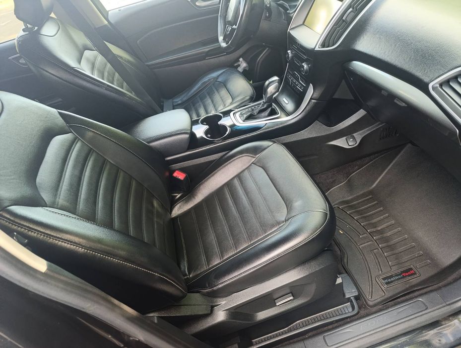 Ford Edge 2015 рік