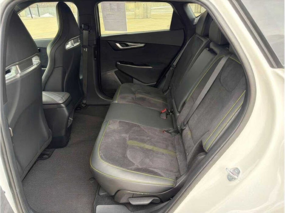 Kia EV6 GT      2024