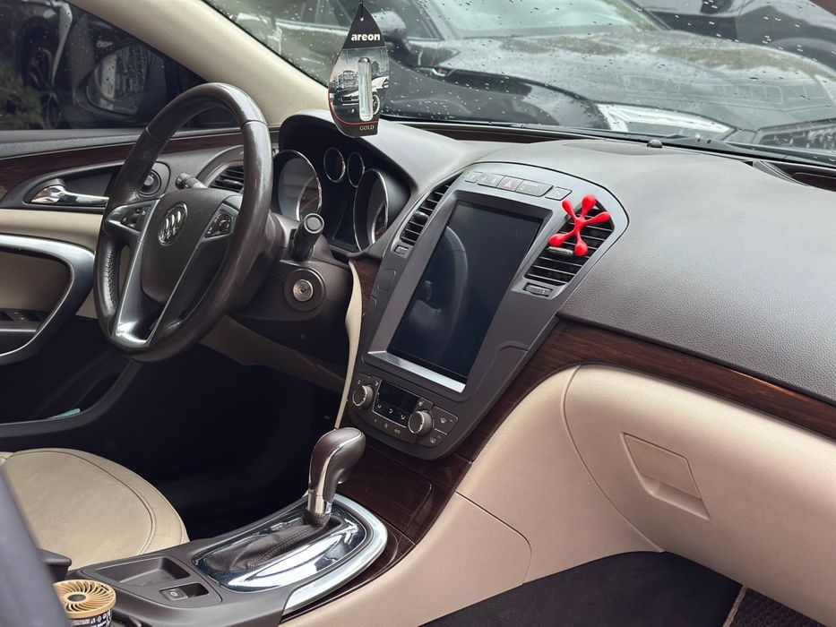 Buick Regal CXL 2011