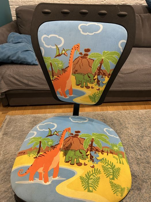 Дитяче компʼютерне крісло