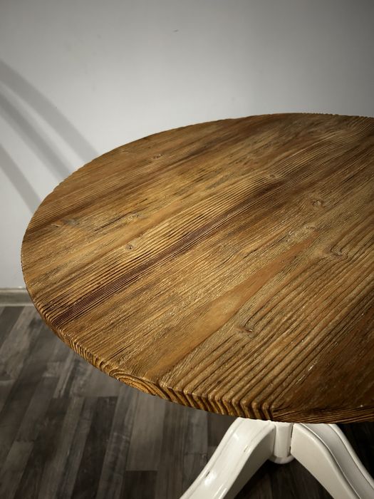 Drewniany stolik kawowy