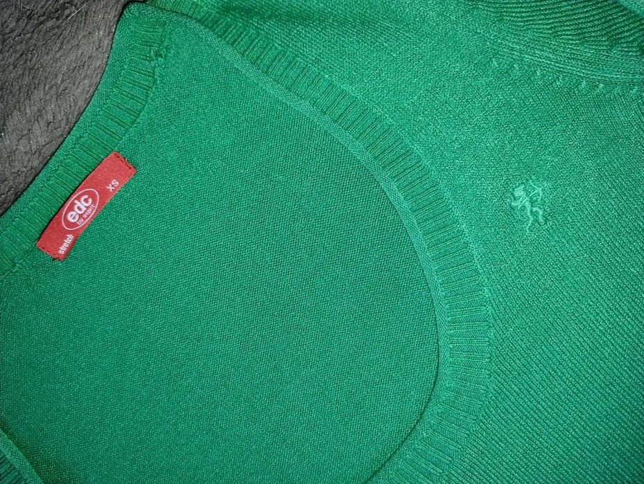 Zielony,delikatny sweterek EDC by ESPRIT XS/S Śliczny,intensywny kolor