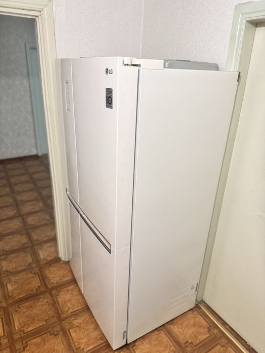 Продам холодильник 2ух дверный LG