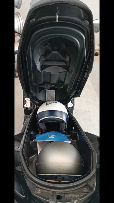 Scooter média cilindrada em excelente estado