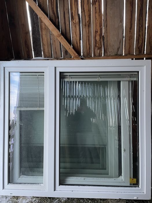 Продав вікна  двері