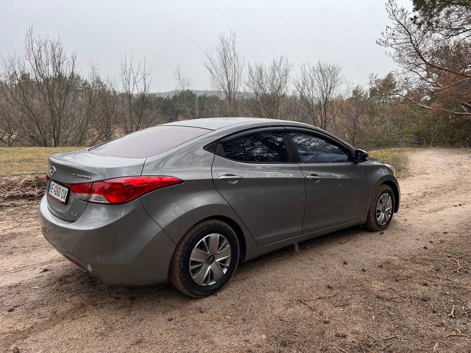 Hyundai Elantra 2012