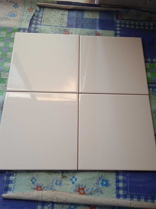 Vendo azulejos brancos