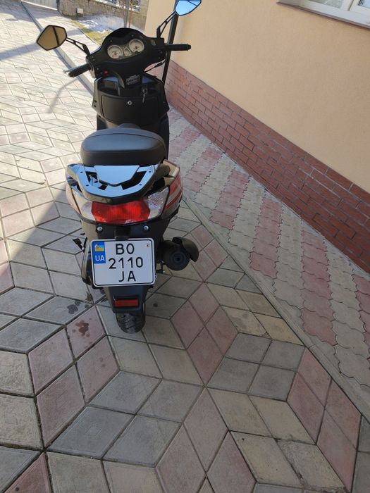 Продається  Spark  150.
