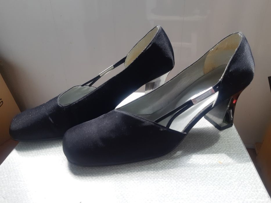 Фирменные туфельки