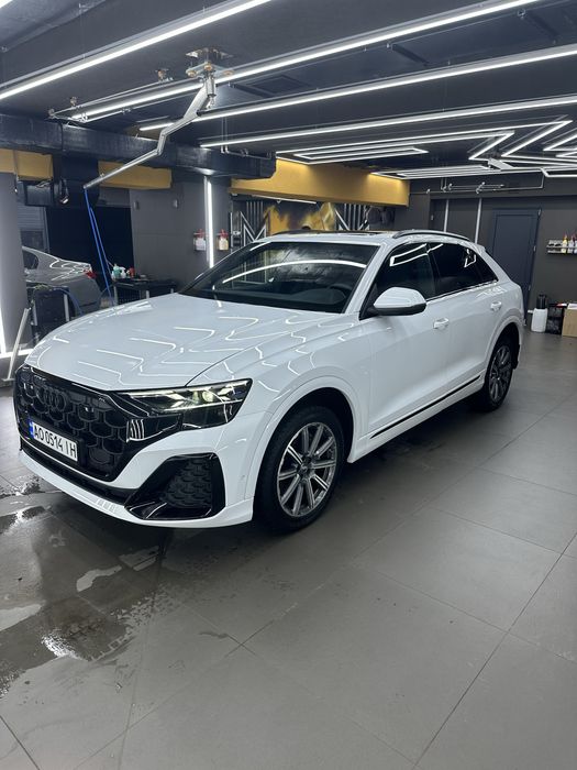 AUDI Q8 2024 р позашляховик /кросовер (торг)