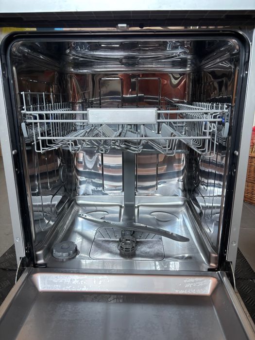 Máquina de Lavar Loiça BECKEN BDW5296 IX (dentro da garantia)