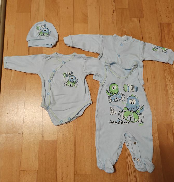 4 elementowy zestaw body, śpiochy kaftanik i czapeczka 56