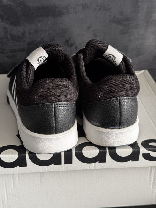 Кроссовки adidas 33 розмір