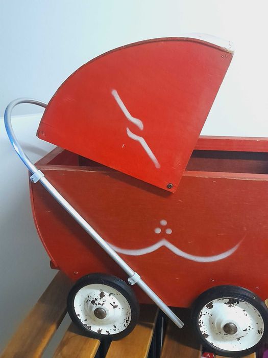 Carrinho de bebés de brincar