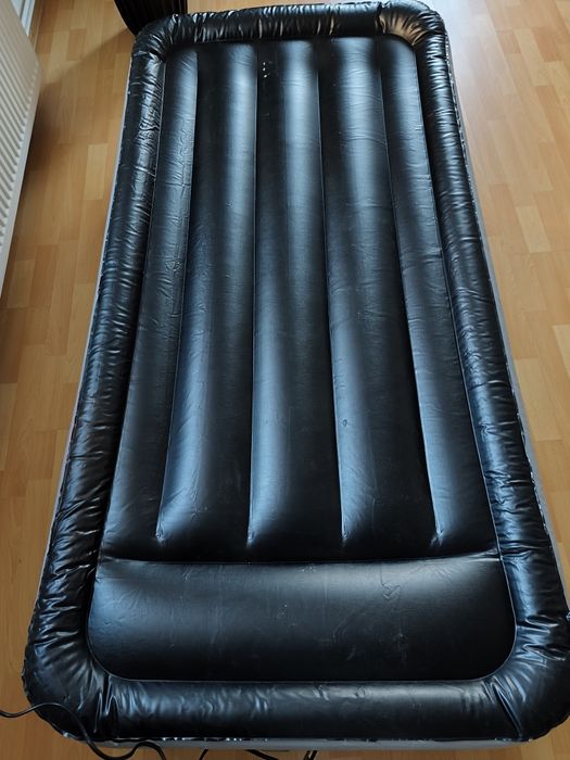 Dwa Dmuchane materace