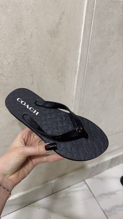 нові вʼєтнамки coach