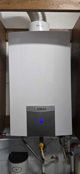 Esquentador Vaillant TurboMag Plus 12L com Gola proprietária