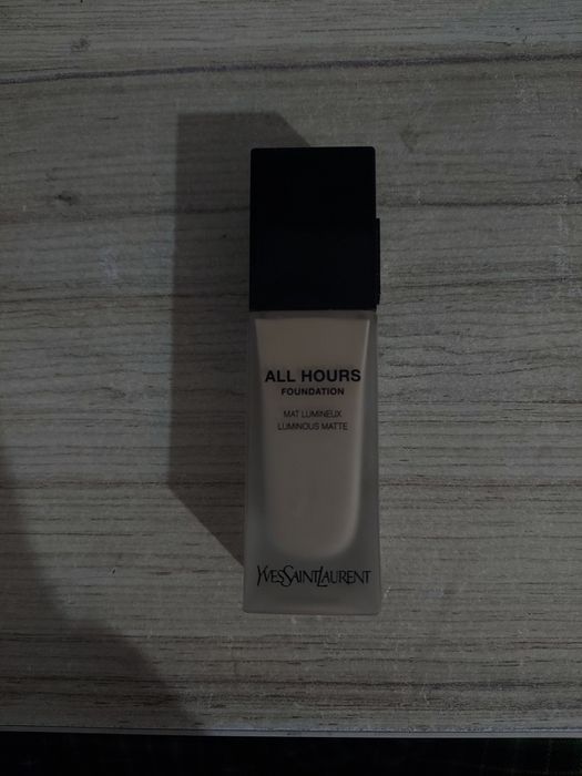 Oryginalny podkład YSL