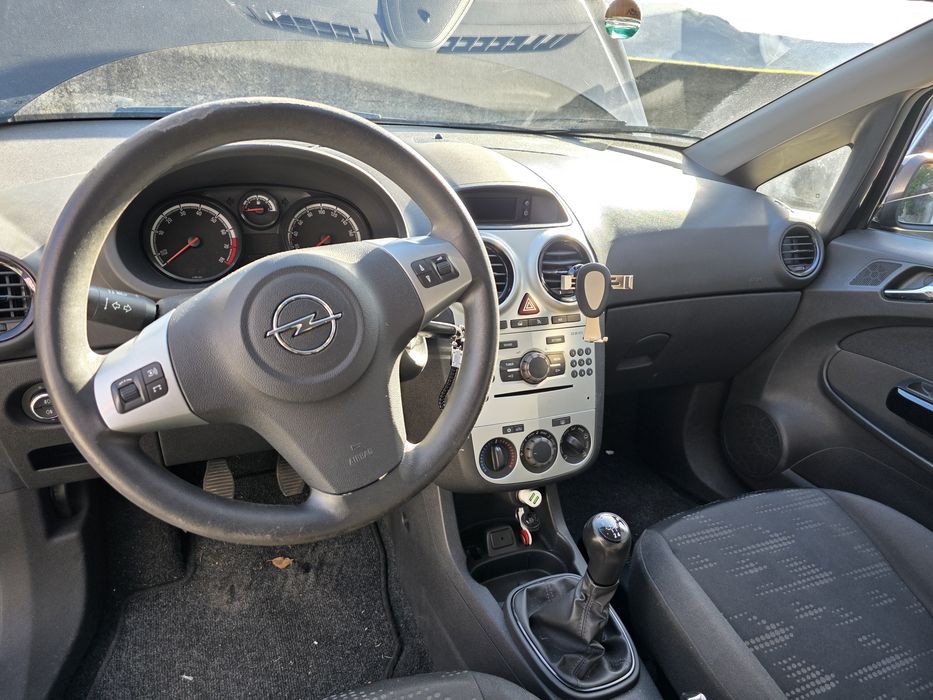 Opel Corsa D -  1.2 enjoy