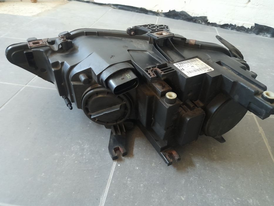 Farolim / Farol/ Oticas Audi A4 B8 Avant 2012