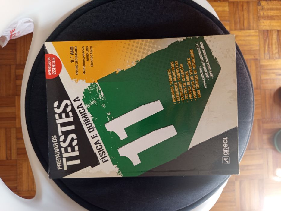 Livro de preparação para testes de F.Q 11°
