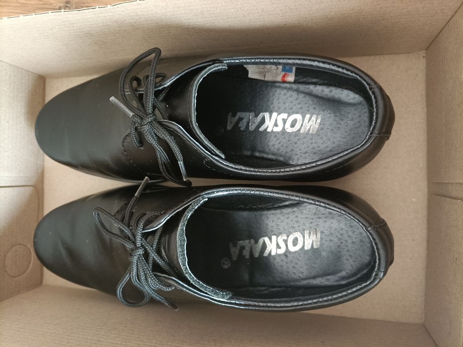 Sprzedam buty skóra naturalna buty ubrane raz do komuni rozmiar 33