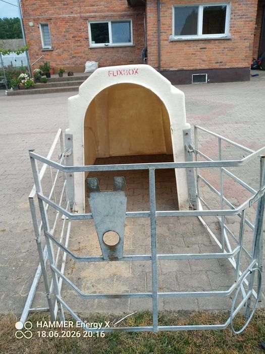 budka do wychowu cieląt - igloo