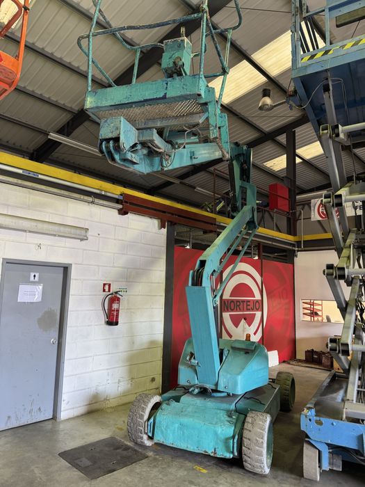 Plataforma articulada 13,5Mt elétrica Usada