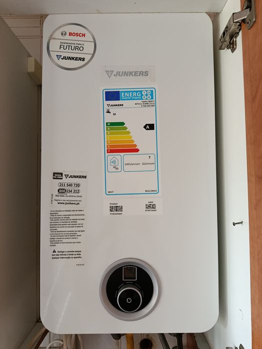 Esquentador Junkers Hydro 4600F WTD11/14-4KME (11 L - Ventilado - Gás Natural)