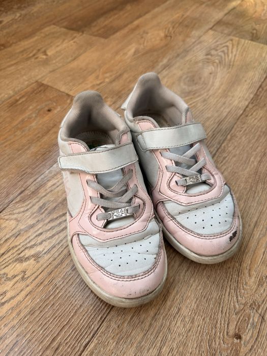 Віддам для дівчинки