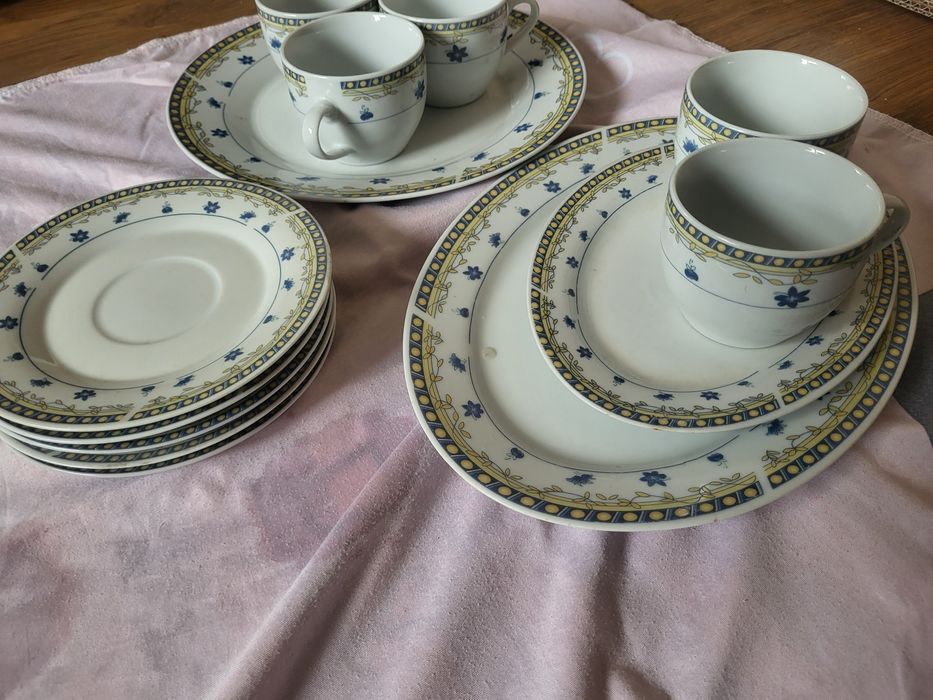 Zestaw obiadowy porcelanowy , komplet obiadowy .