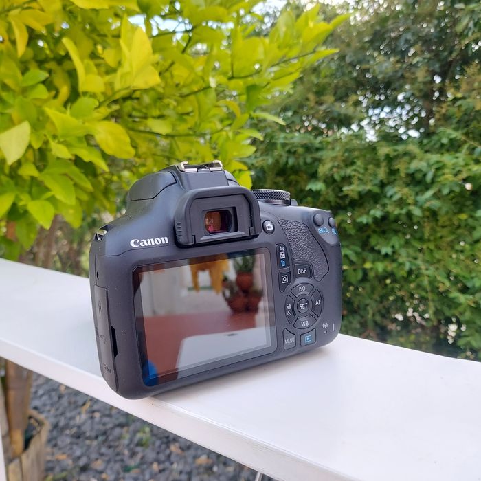 Câmara Fotográfica Cannon 2000D64729518351873122