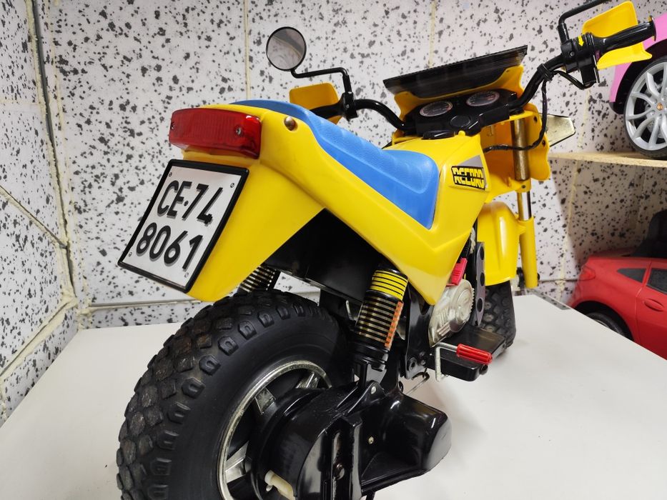 Motor,pojazd na akumulator dla dzieci Retro
