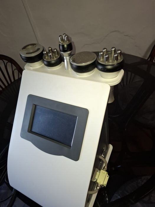 Máquina de Cavitação e Radiofrequência – Corpo e Rosto (como nova)