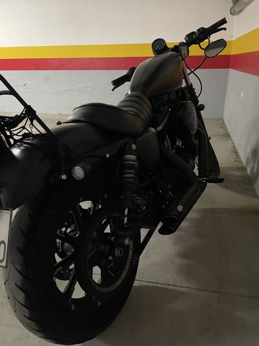 Harley-Davidson iron 883