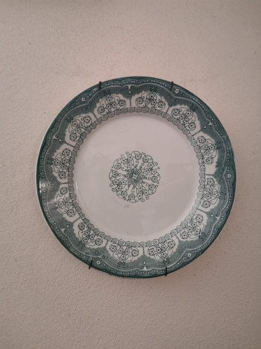 Travessa e prato antigos