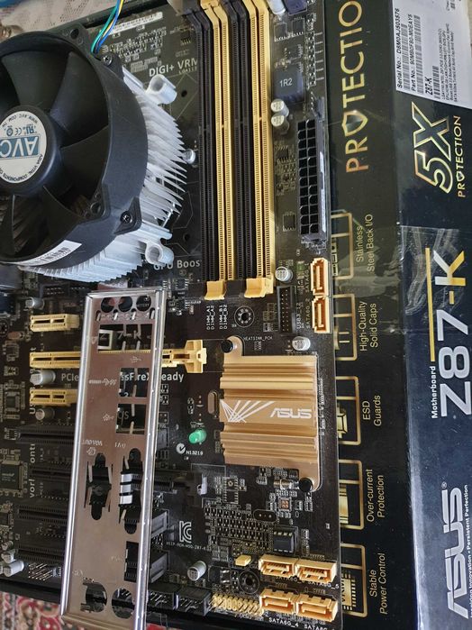 ASUS Z87 - K (s1150, Intel Z87, PCI-Ex16) з процесором i 3 4130 3.4  компютер